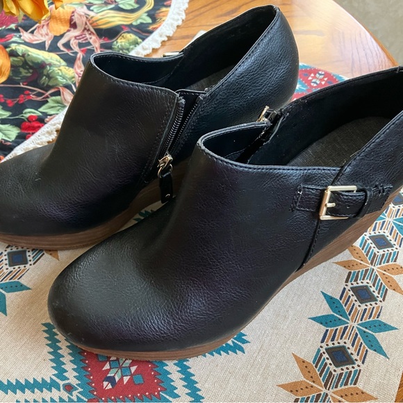 Dr. Scholl's Black Wedge Memory Foam‎ Heels Size 11 - Picture 2 of 7